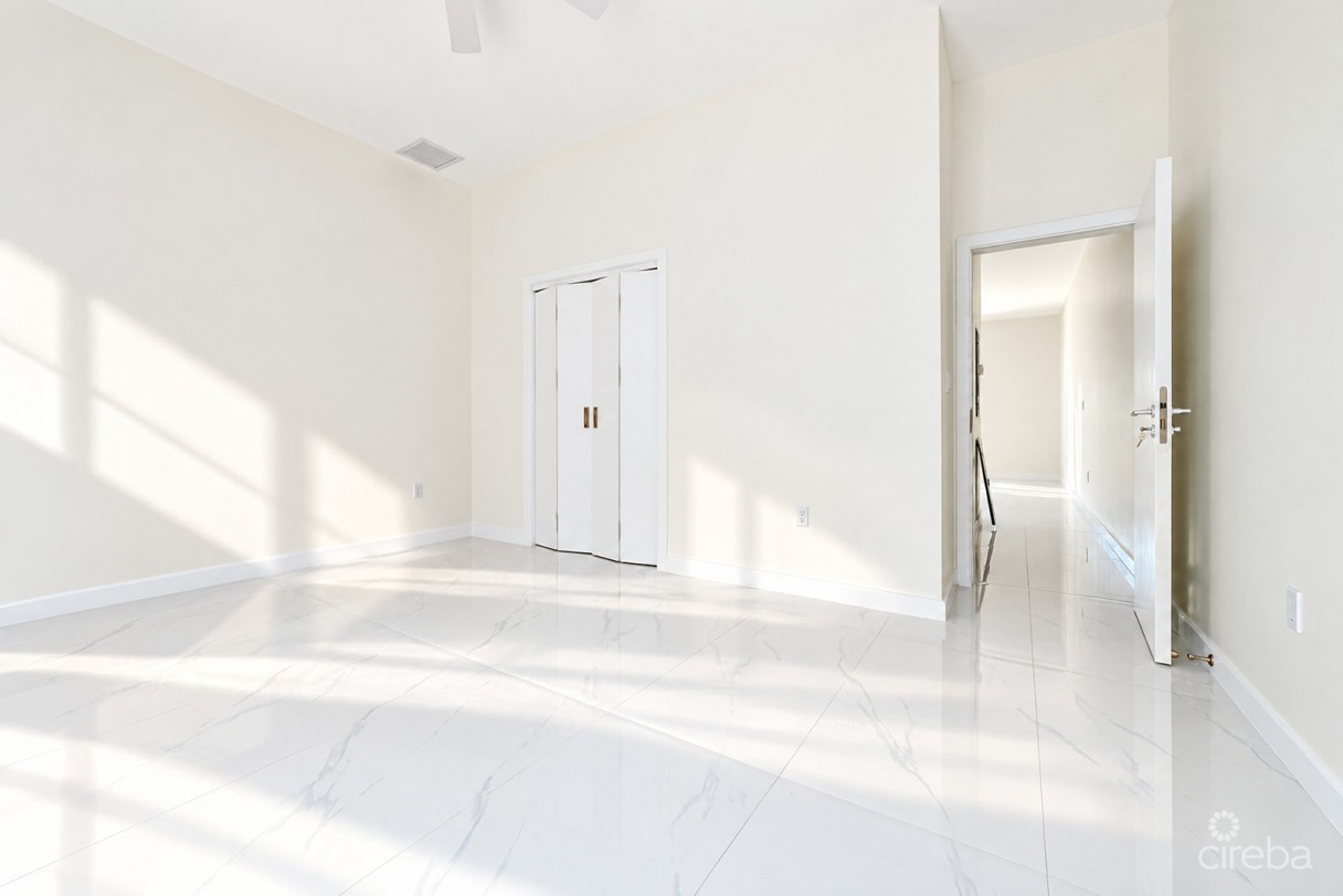 North Palm Heights - End Unit #7 - Image 3