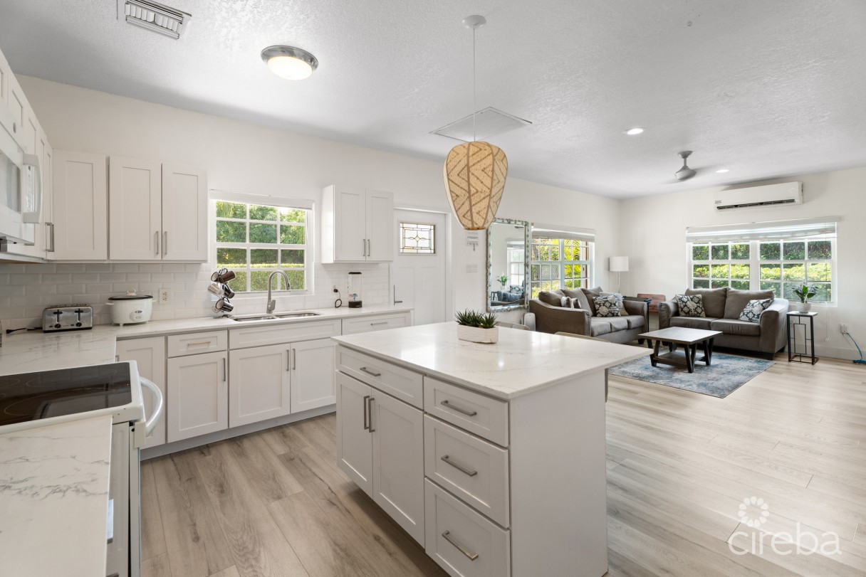 Beach Bay Duplex - X2 Homes. Both 2 Bed, 2 Bath With Double Garages - Image 3