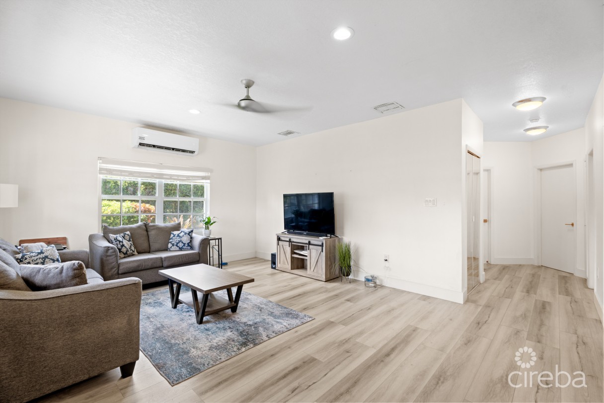 Beach Bay Duplex - X2 Homes. Both 2 Bed, 2 Bath With Double Garages - Image 4