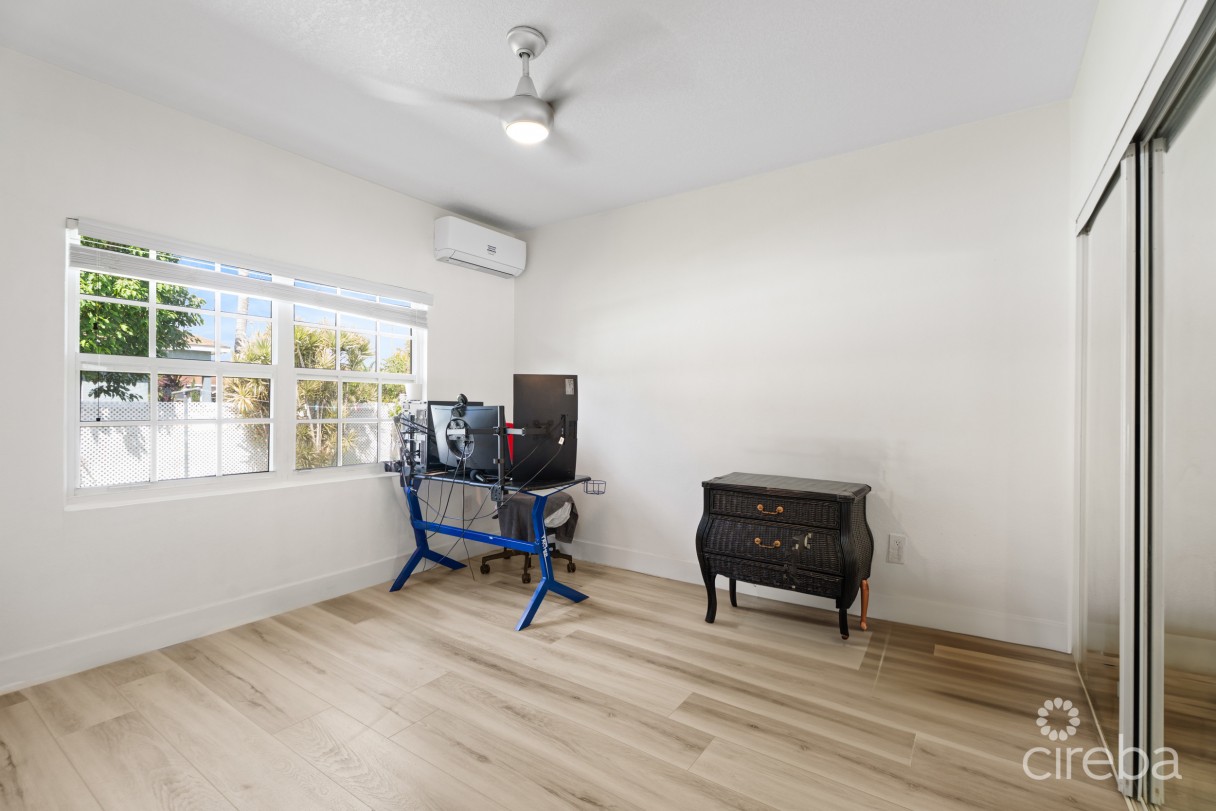 Beach Bay Duplex - X2 Homes. Both 2 Bed, 2 Bath With Double Garages - Image 5