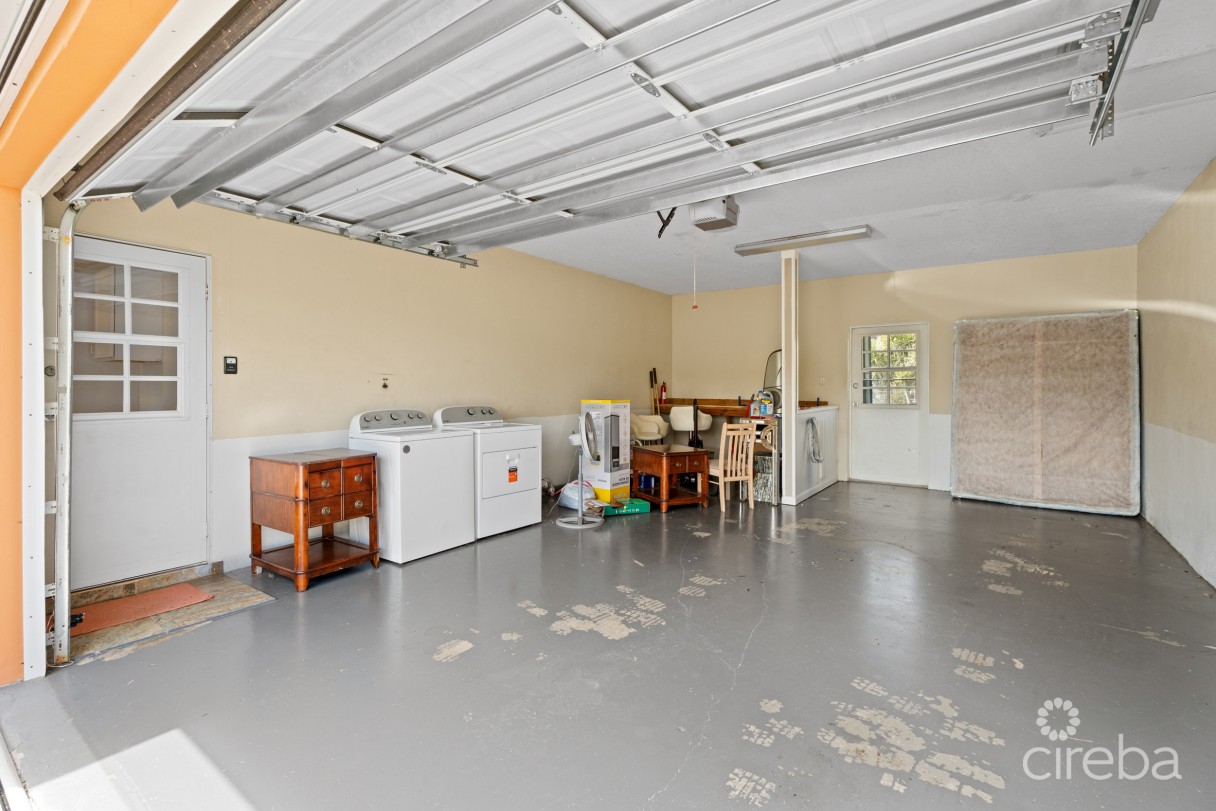 Beach Bay Duplex - X2 Homes. Both 2 Bed, 2 Bath With Double Garages - Image 8