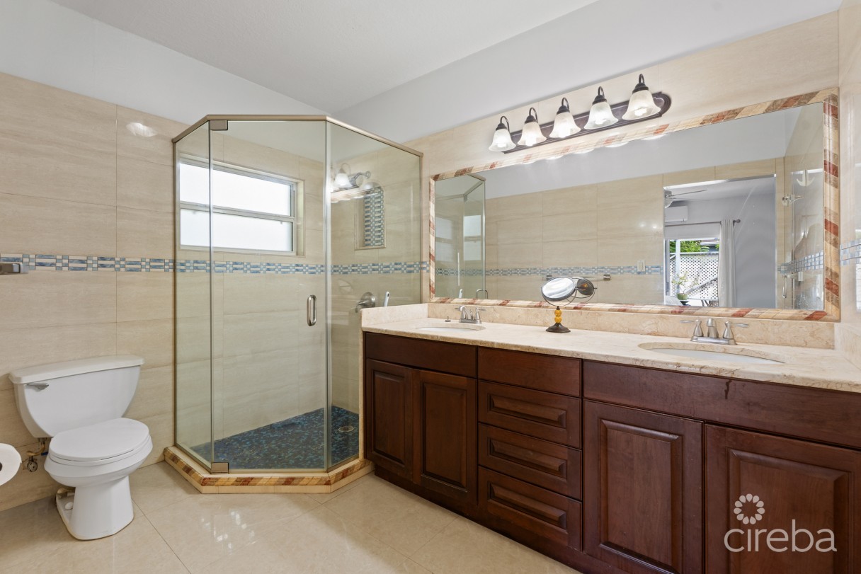 Beach Bay Duplex - X2 Homes. Both 2 Bed, 2 Bath With Double Garages - Image 15