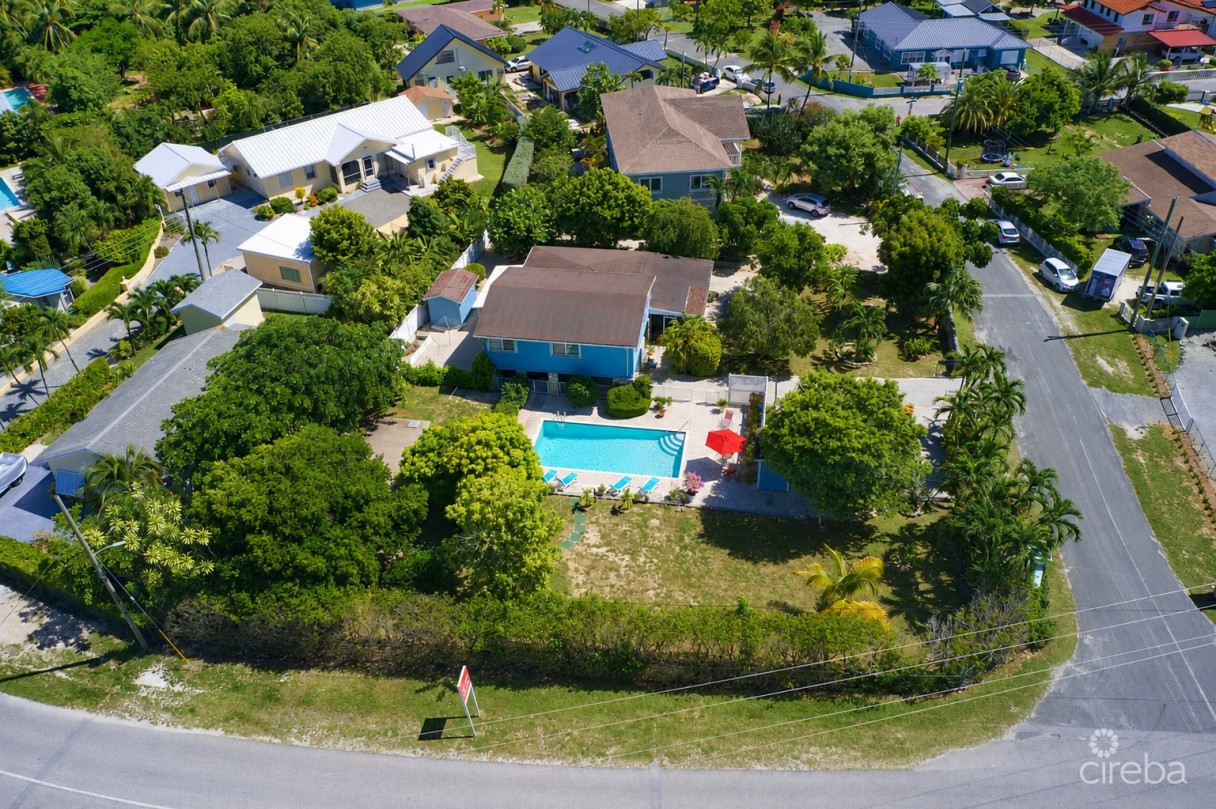 3 Br Home With Pool In Coral Gables On .47 Acres - Image 2