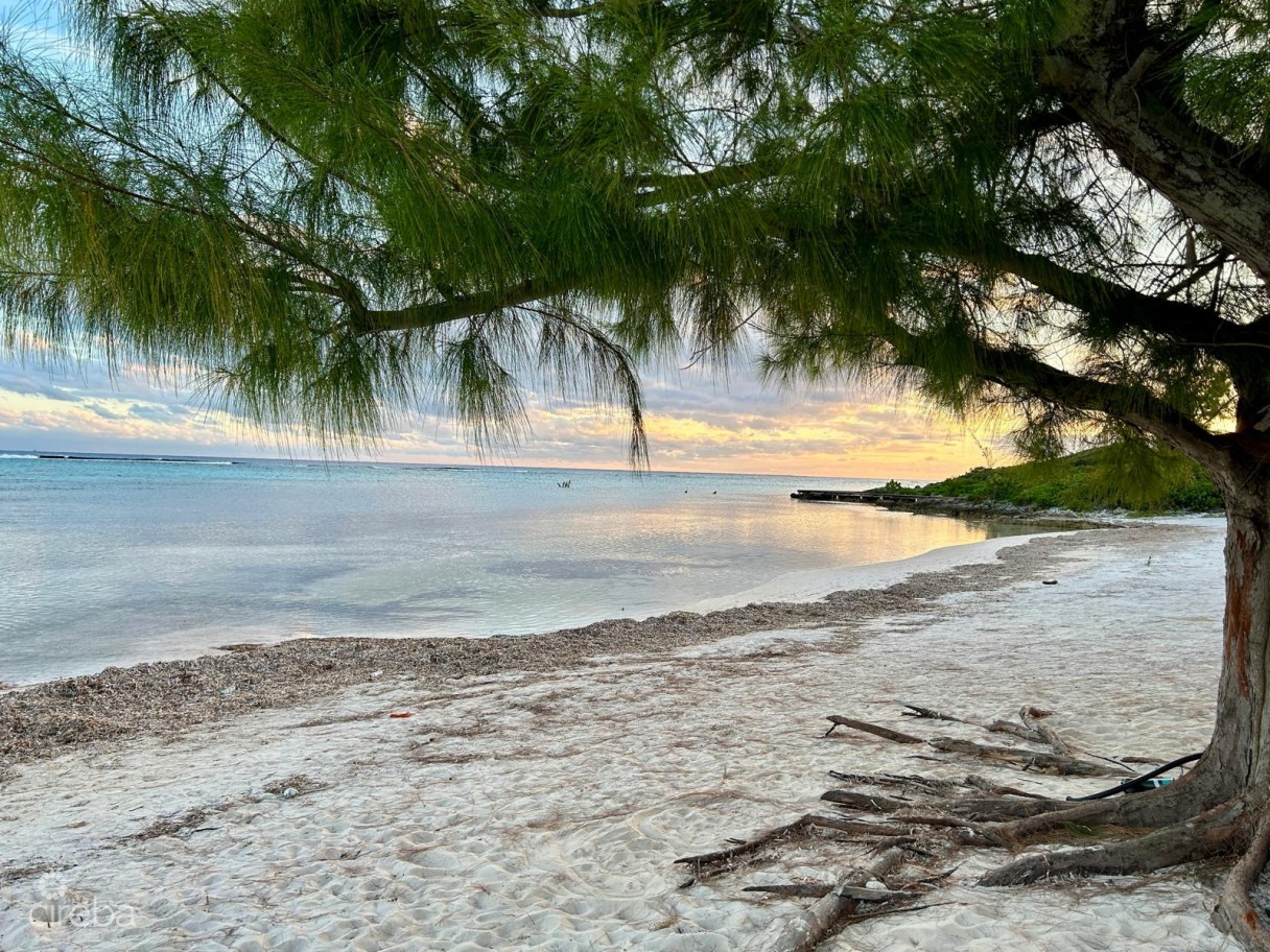 Bodden Town Hotel/tourism Beachfront Acreage & Cottage - Image 8