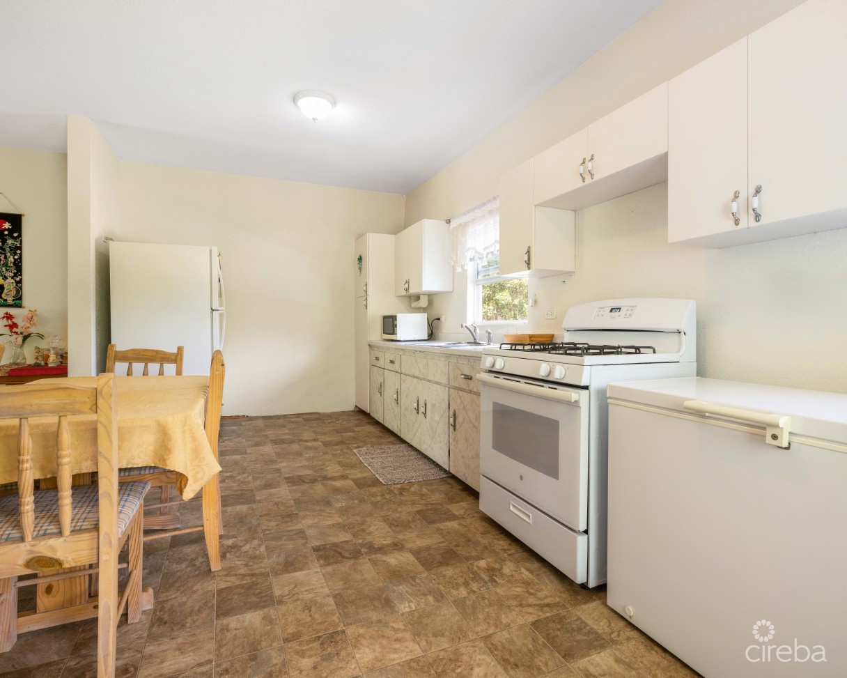 East End Stand Alone Home John Mclean Dr - Image 15