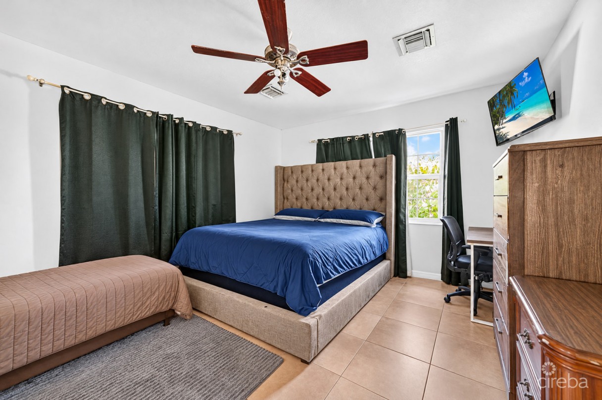 3 Bedroom Home On Duplex Lot W/approved Plans For  Additional 4-bedroom Home - Image 4