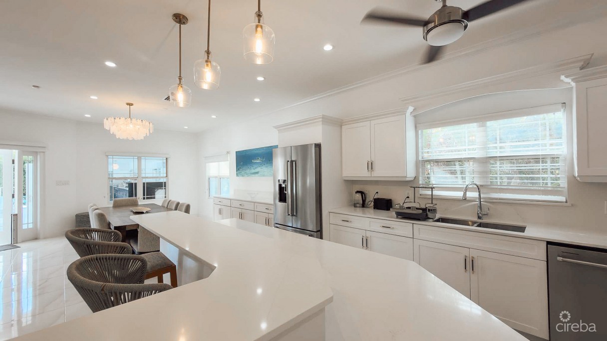 Shorecrest Circle 4 Bedroom Family Home - Image 3