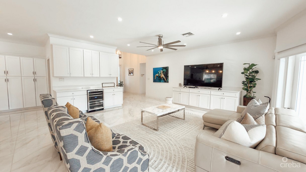 Shorecrest Circle 4 Bedroom Family Home - Image 1