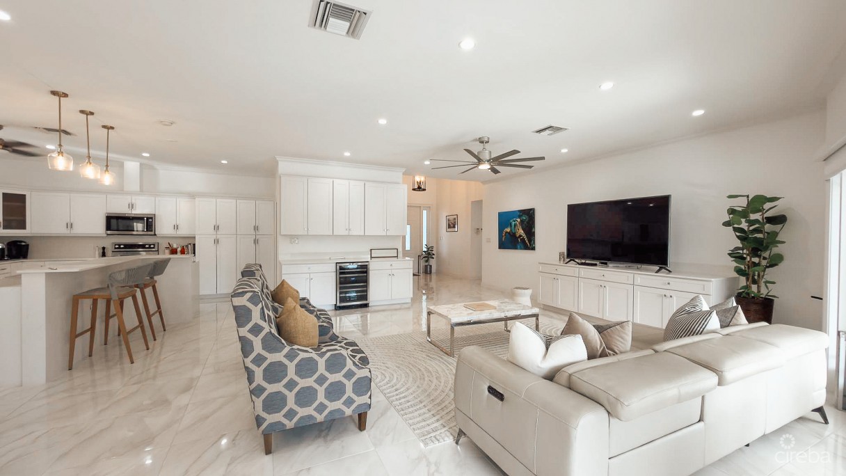 Shorecrest Circle 4 Bedroom Family Home - Image 6