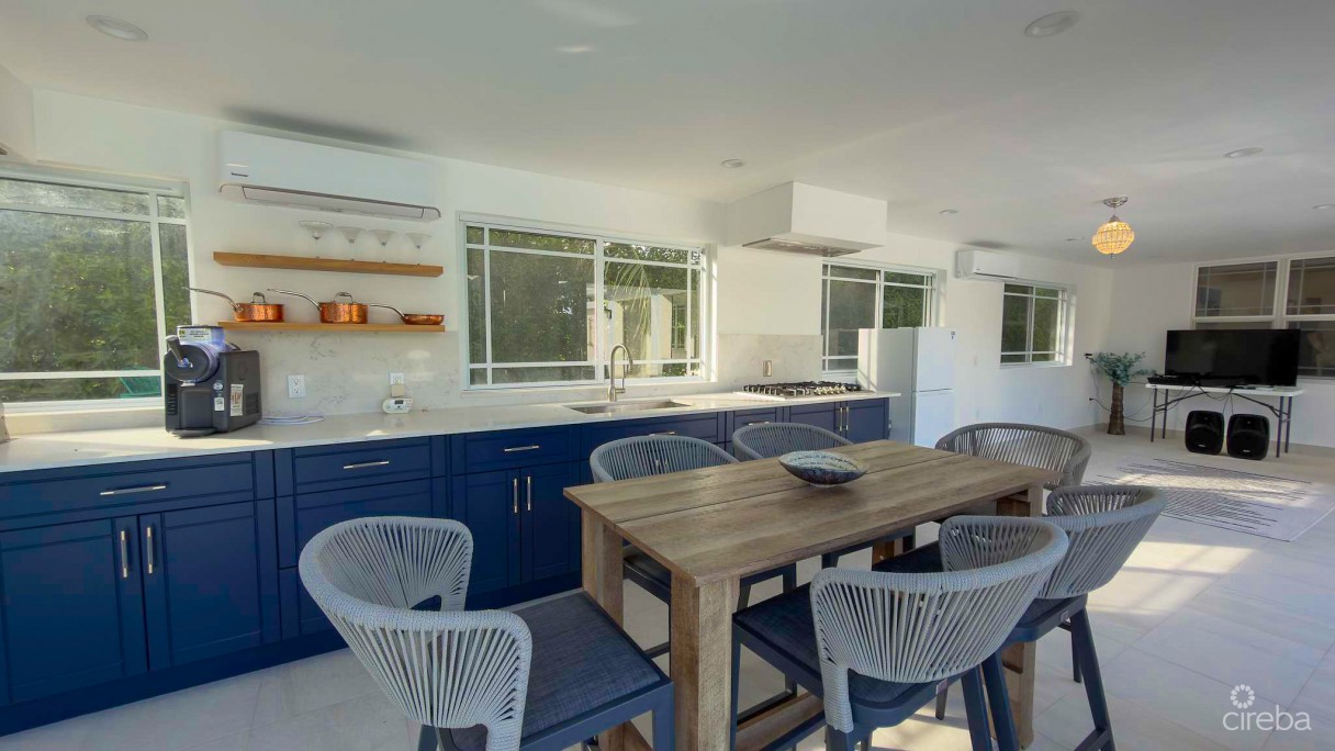 Shorecrest Circle 4 Bedroom Family Home - Image 16