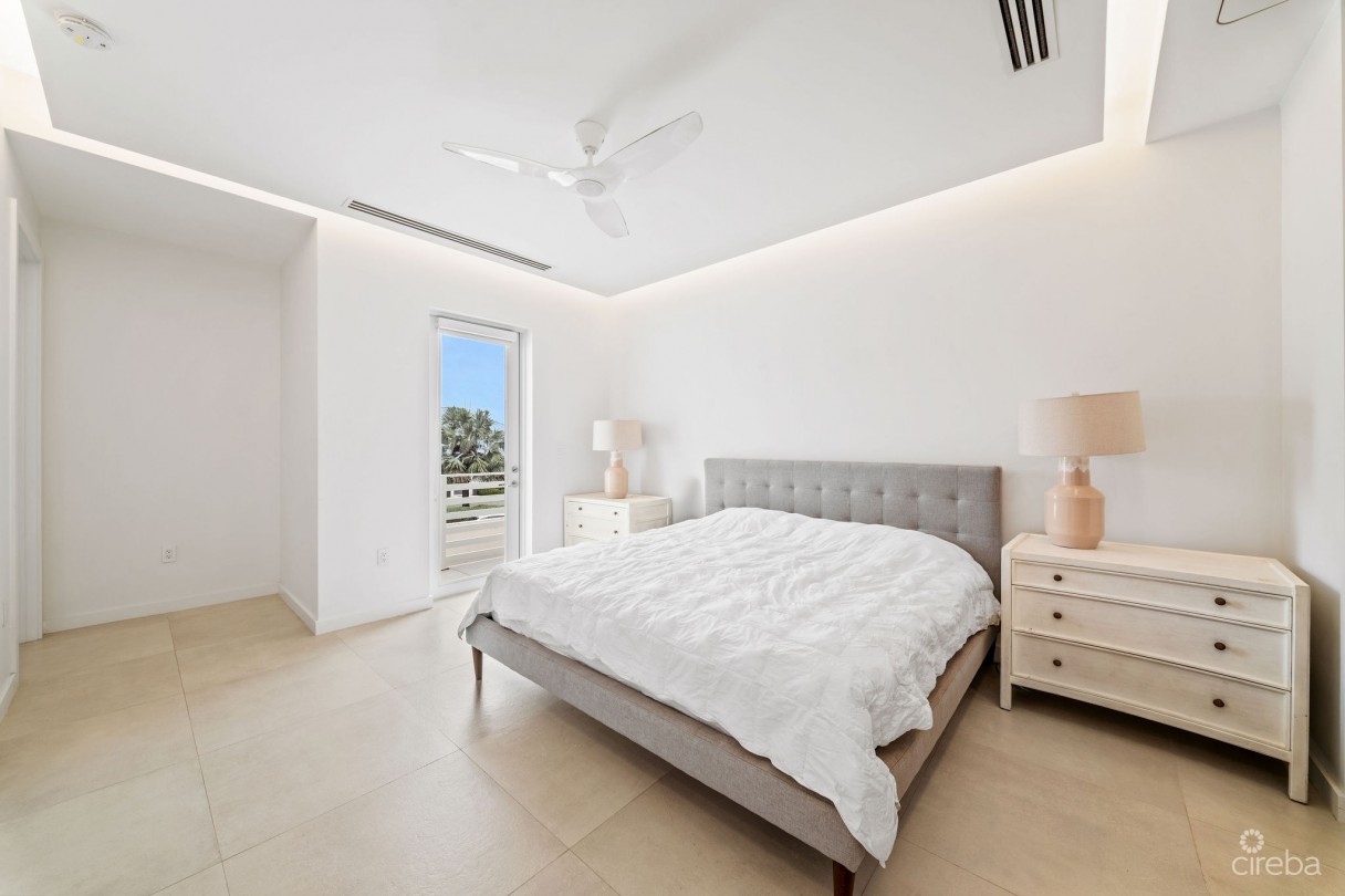 Solara #104 | Luxury Townhouse In Crystal Harbour - Image 6