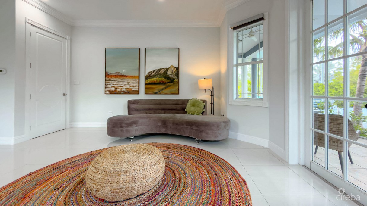 Sun Rose Canal Front Home - North Sound Estates - Image 10