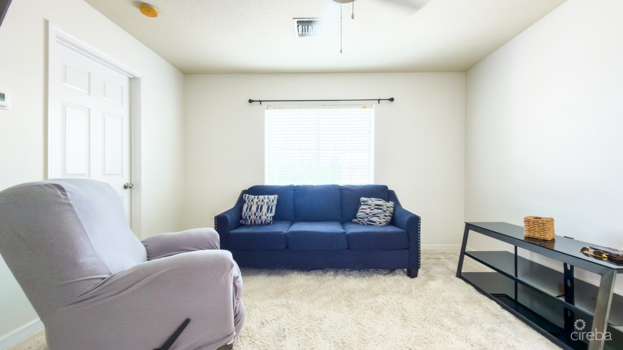 Lakeside Penthouse 2 Bed - Image 3