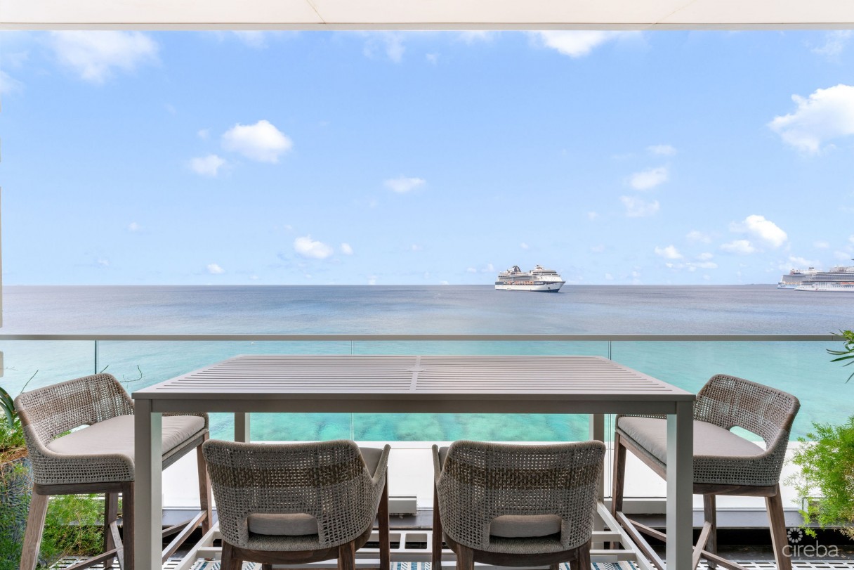 Fin 27, Oceanfront Condo - Image 4