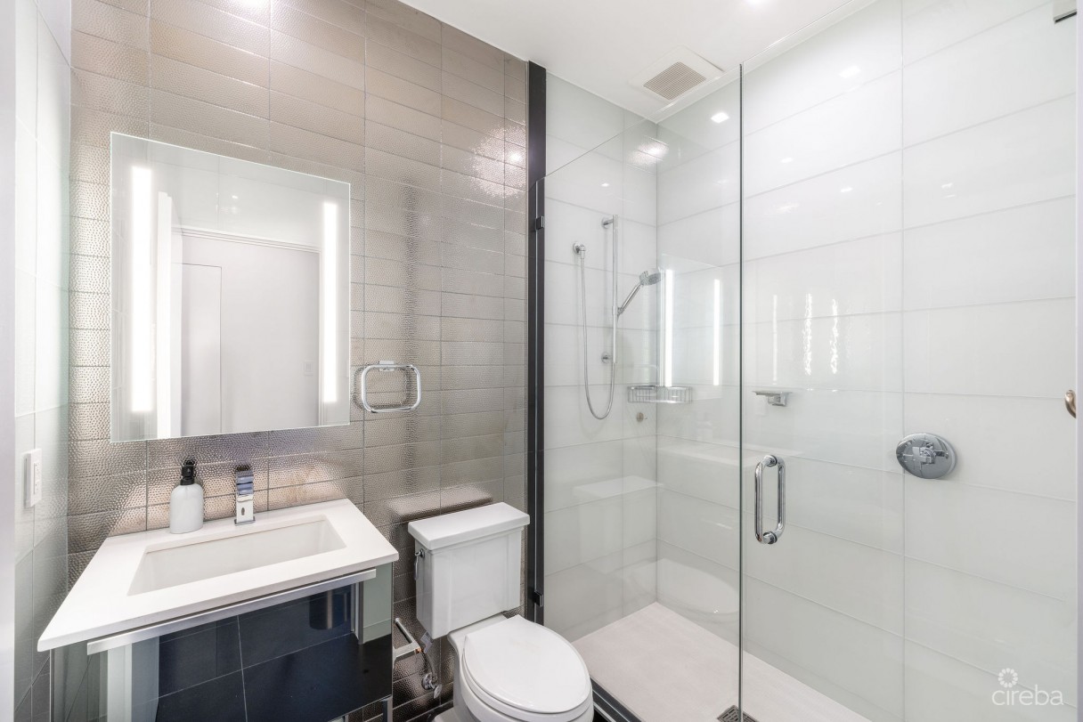Fin 27, Oceanfront Condo - Image 12
