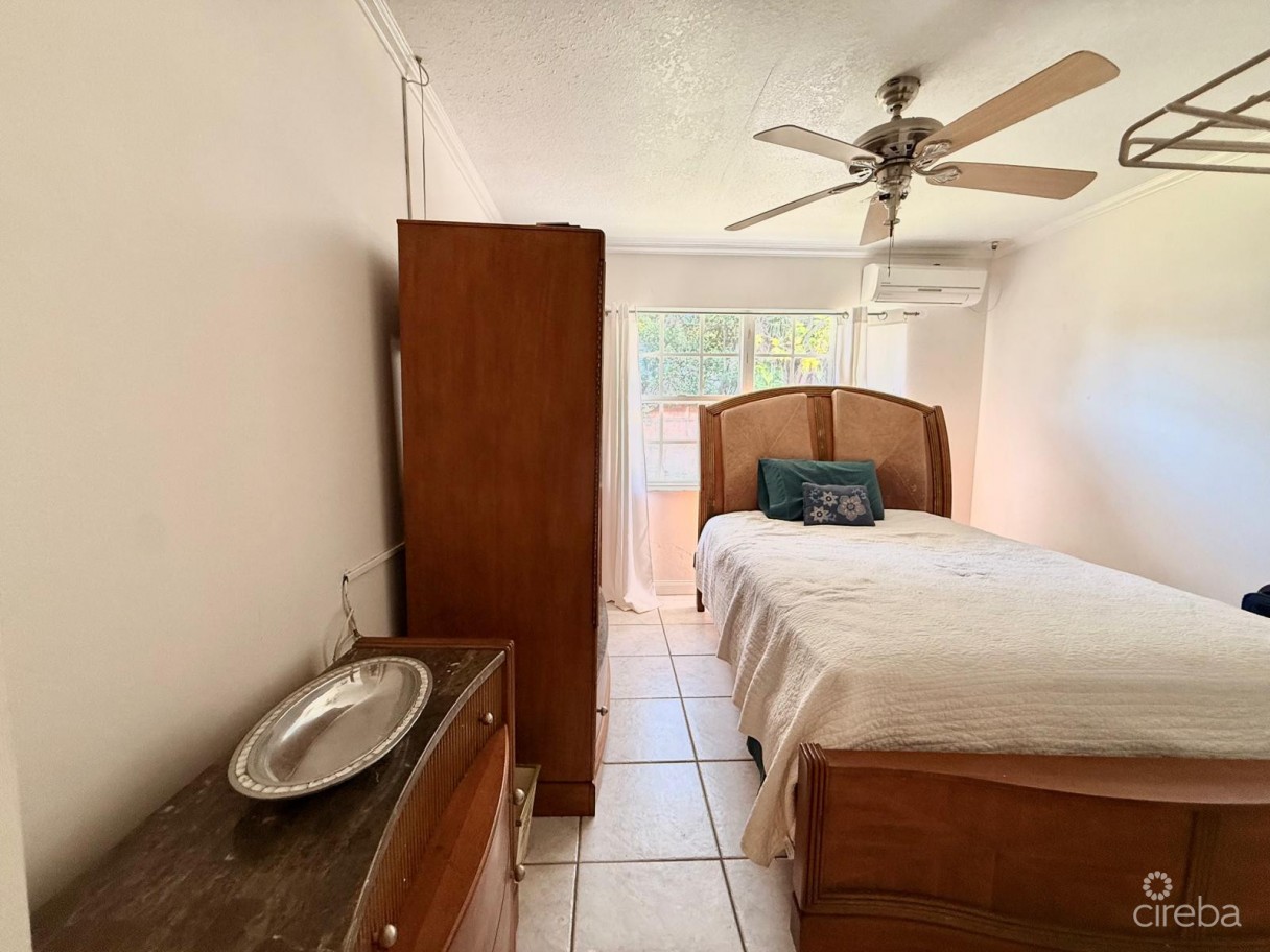 4 Bedroom Double Lot Home  In Prospect - Image 16