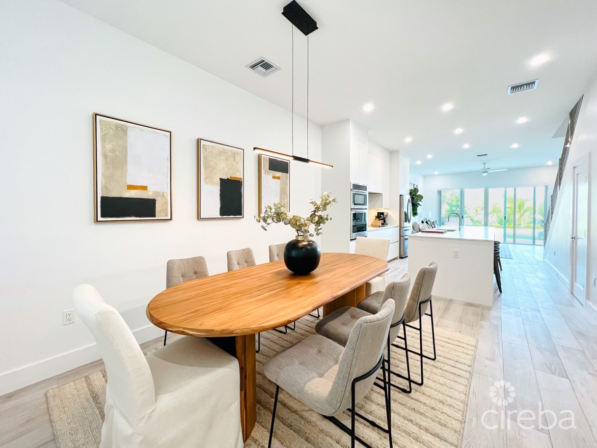Aura 2 Bed Plus Den, 2.5 Bath Townhouse - Image 2