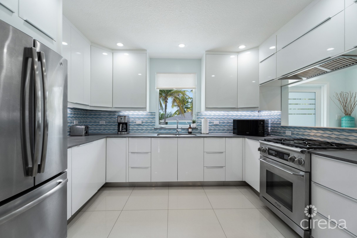 No Big Ting, Rum Point Beach Home - Image 5