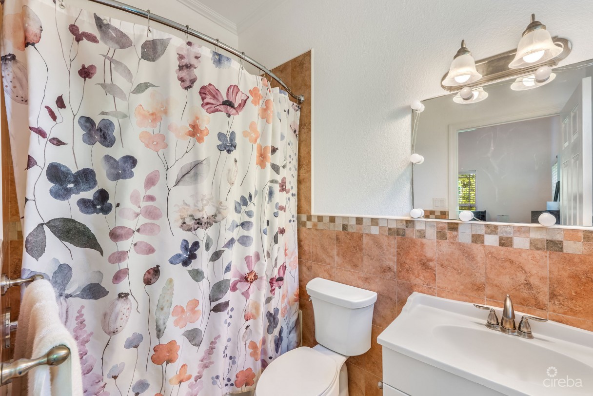 Fairview Manor:  2x 2-bed Units, George Town - Image 9