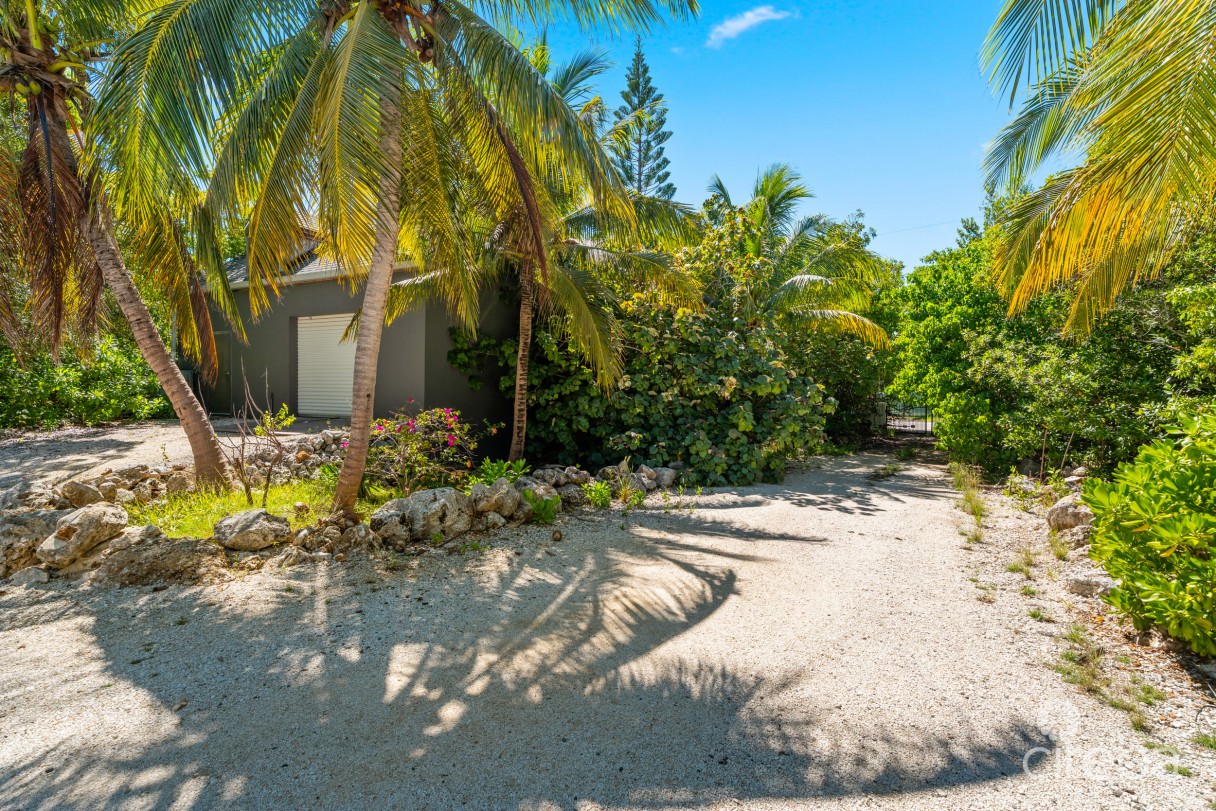Canal-front Family Home With Dock | Prospect, Grand Cayman - Image 17