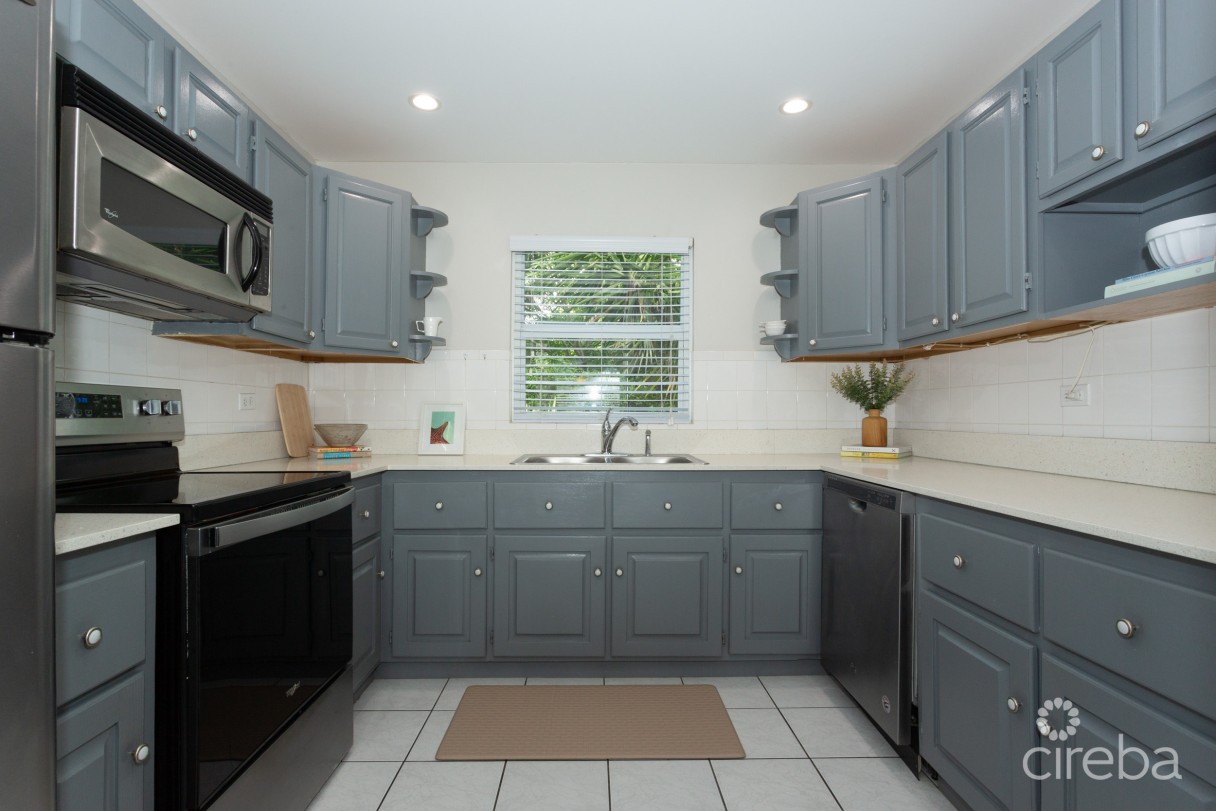 Turnkey 2bed Plus Den End Unit Tropical Haven - Image 9