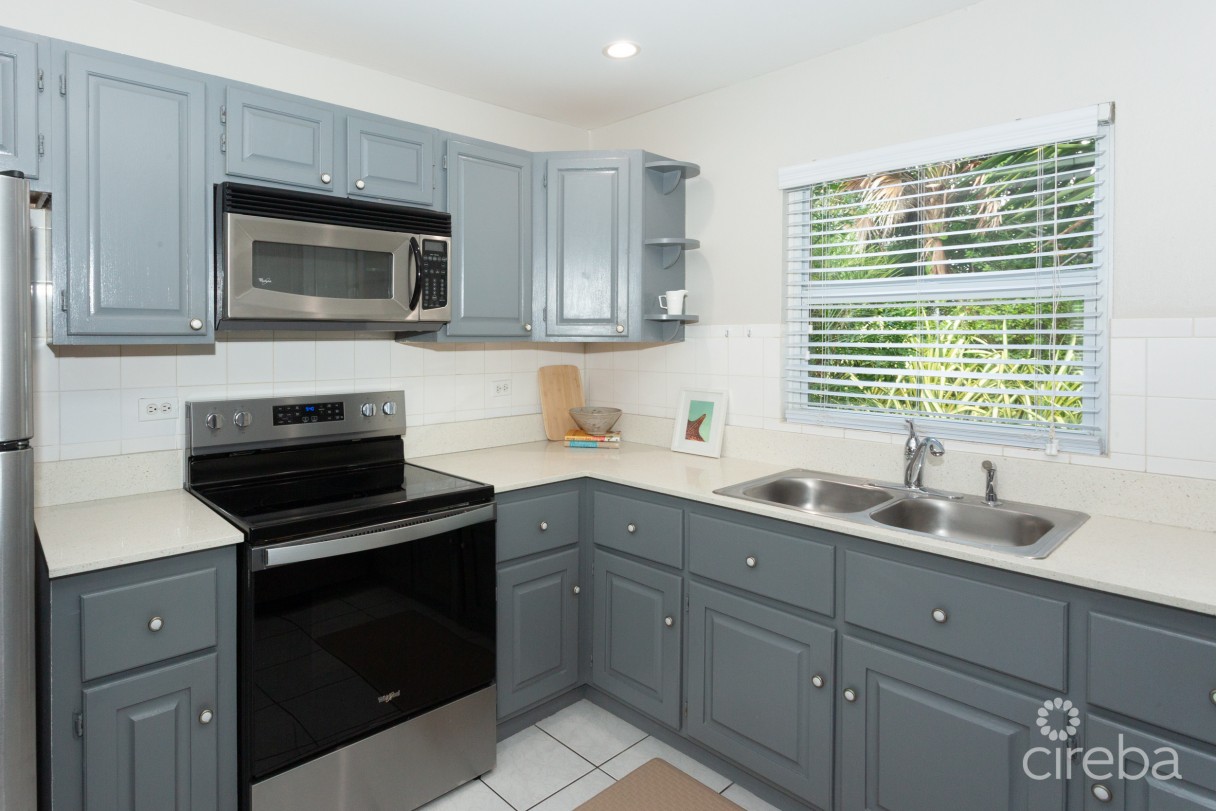 Turnkey 2bed Plus Den End Unit Tropical Haven - Image 10