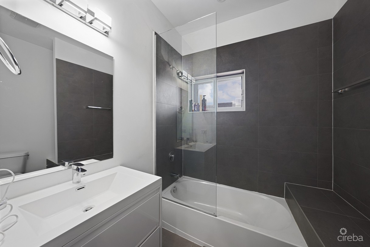 Lighthouse Manor 24 | Beautiful One Bed Townhouse - Image 6
