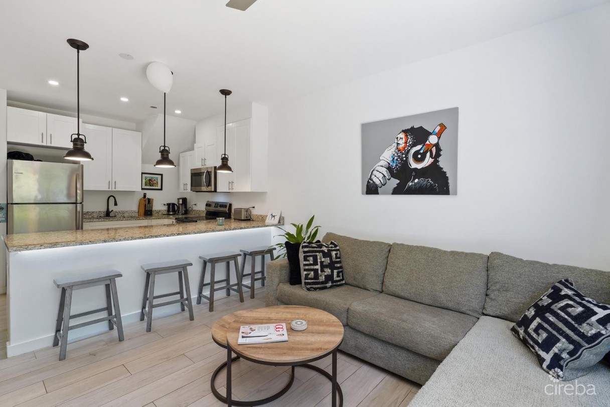 Lighthouse Manor 24 | Beautiful One Bed Townhouse - Image 2