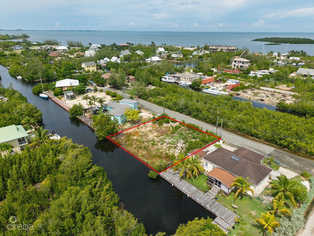 Kelli Street Canal Front Parcel - Image 3