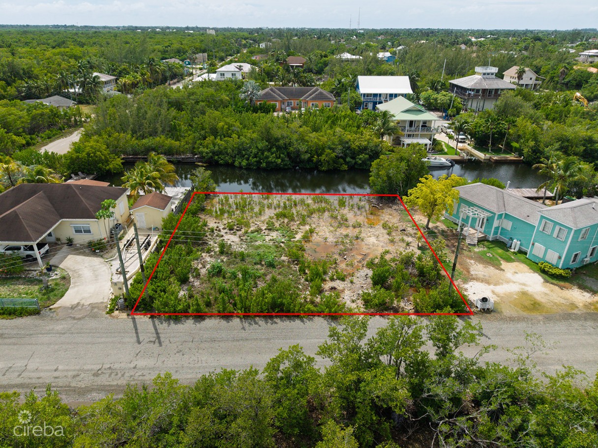 Kelli Street Canal Front Parcel - Image 2