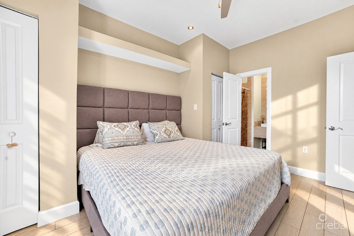 2 Bedroom San Sebastian Townhouse - Image 8