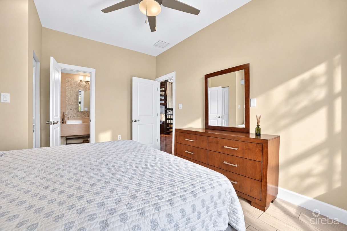 2 Bedroom San Sebastian Townhouse - Image 9