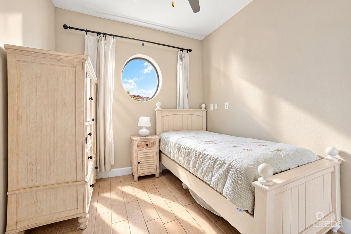2 Bedroom San Sebastian Townhouse - Image 11
