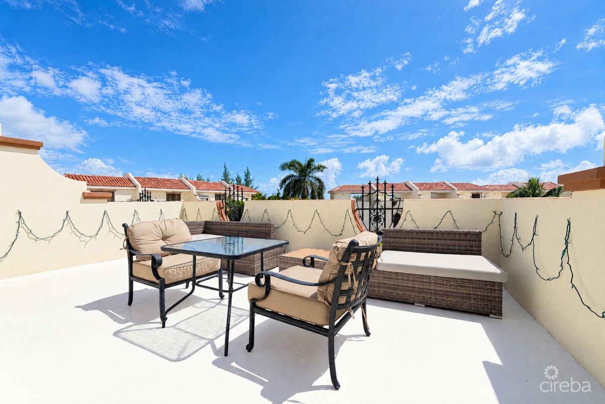 2 Bedroom San Sebastian Townhouse - Image 16