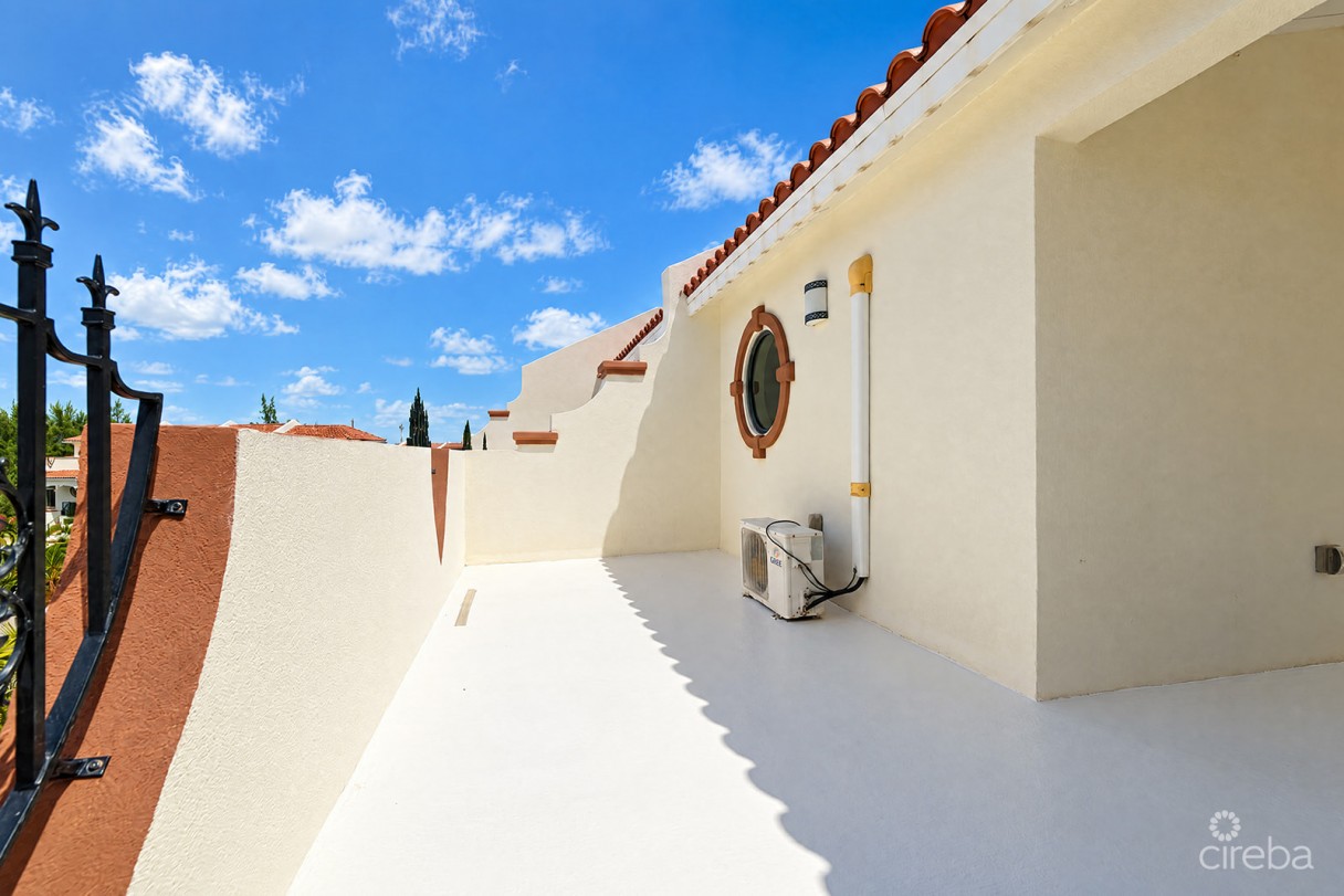 2 Bedroom San Sebastian Townhouse - Image 17