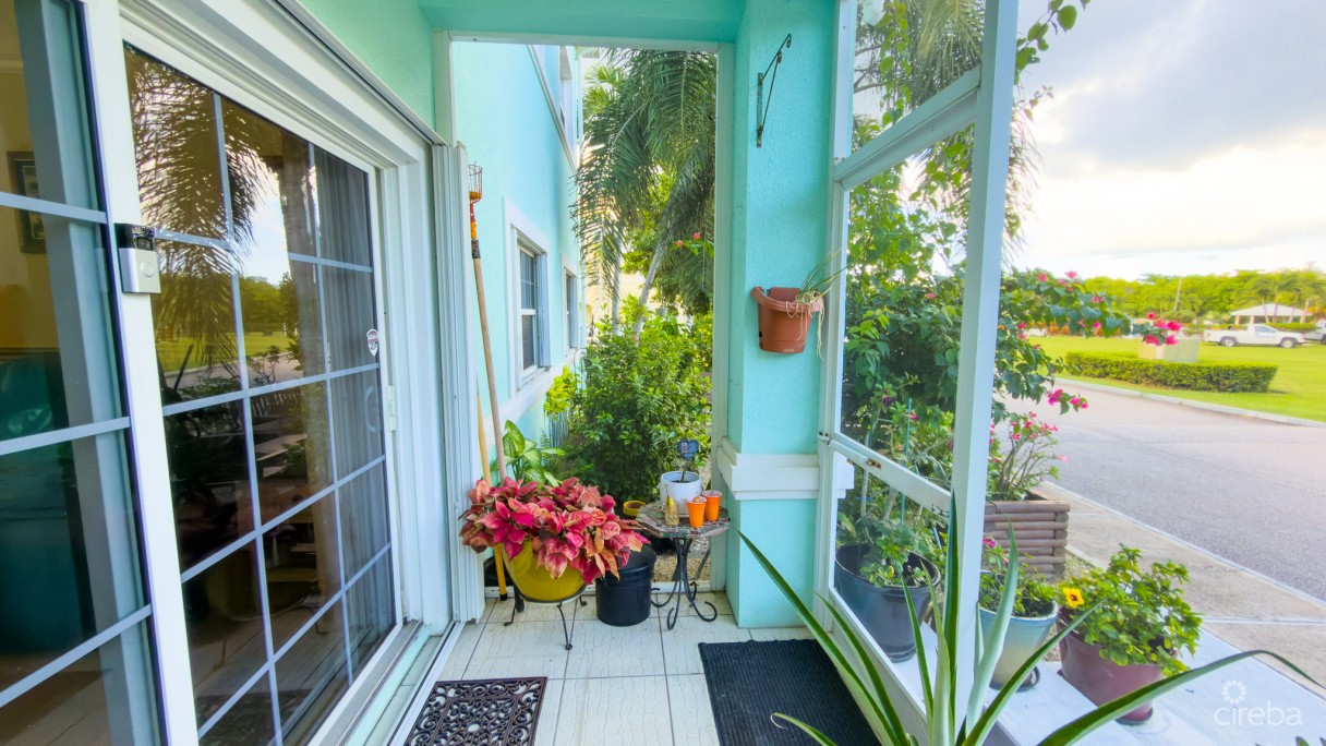 Rosedale Deluxe Two Bedroom Groundfloor Condo - Image 2