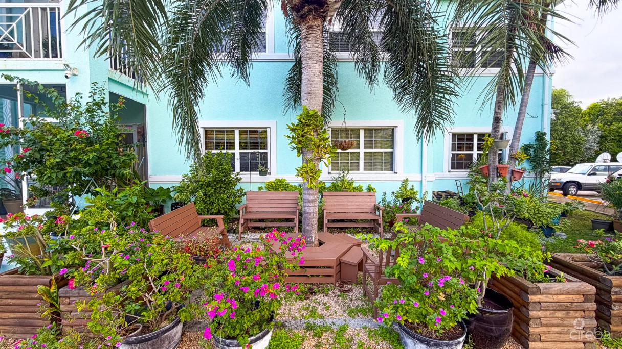 Rosedale Deluxe Two Bedroom Groundfloor Condo - Image 3