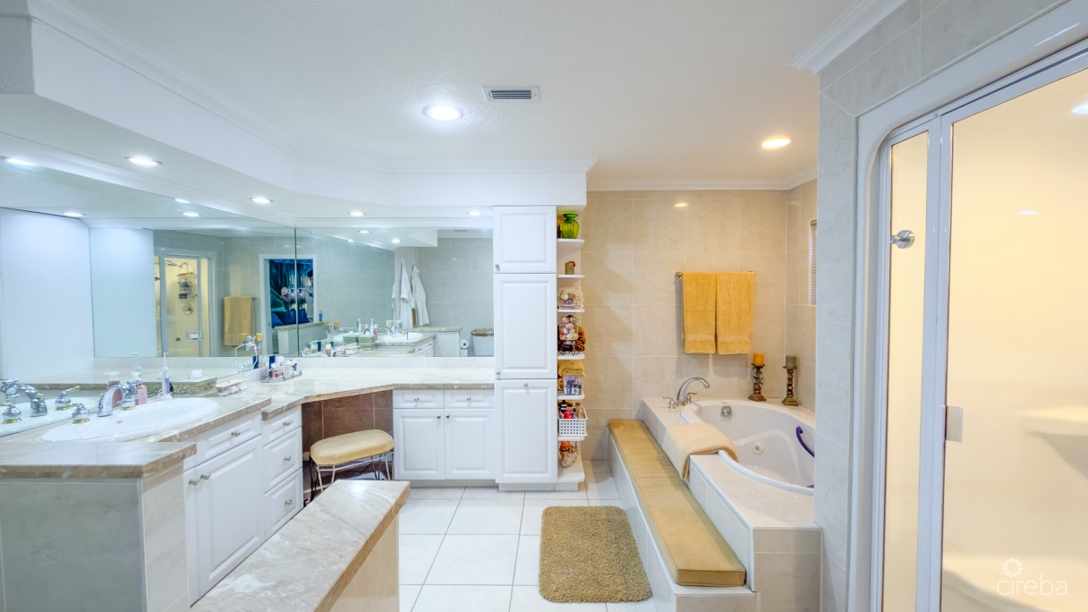 Rosedale Deluxe Two Bedroom Groundfloor Condo - Image 13