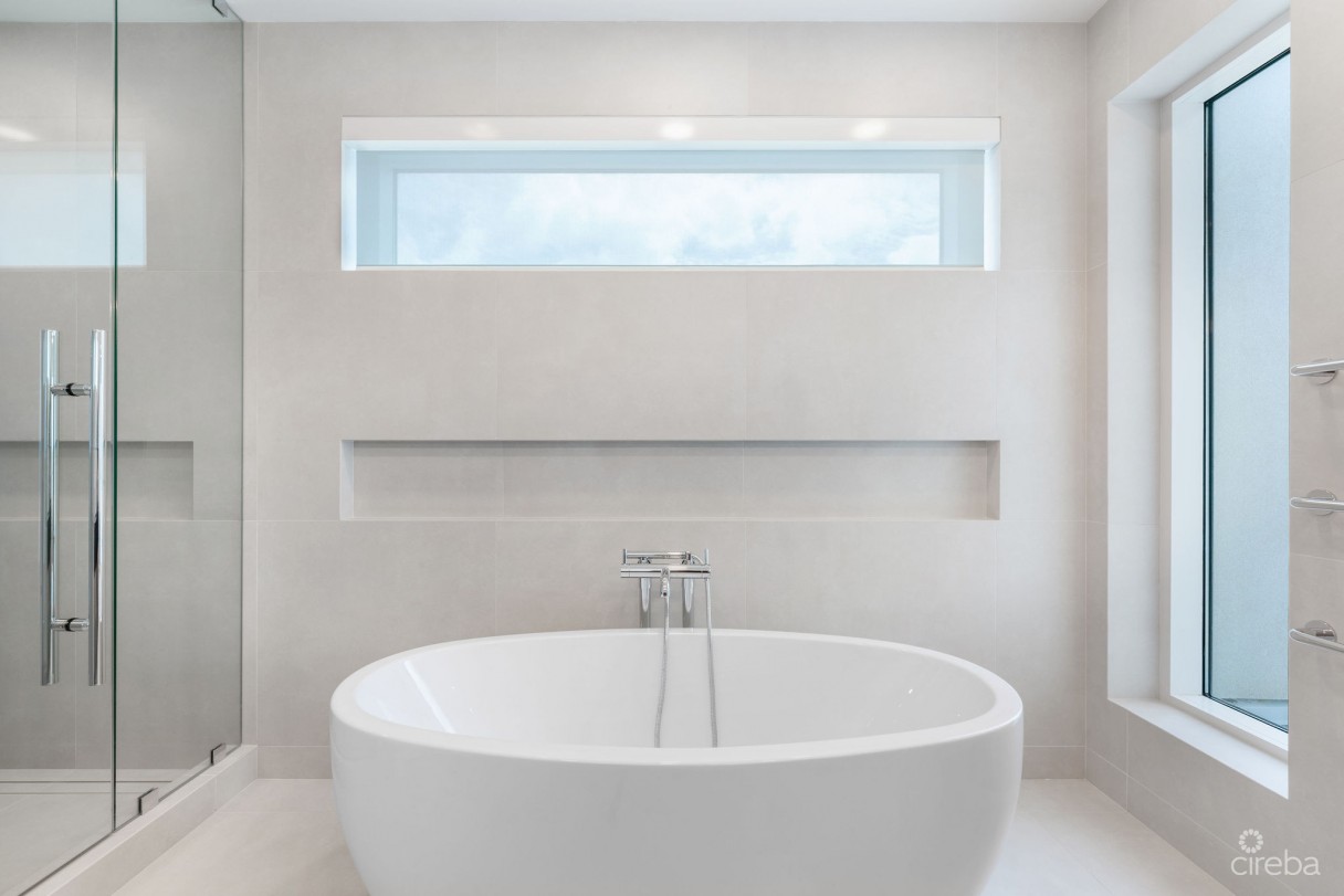 Aqua Residence 2 - Luxury Seven Mile Beach Condo - Image 19