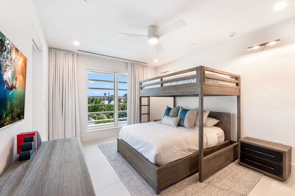 Aqua Residence 2 - Luxury Seven Mile Beach Condo - Image 23