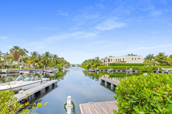 Cypress Pointe North 101 - Canal Front Crystal Harbour