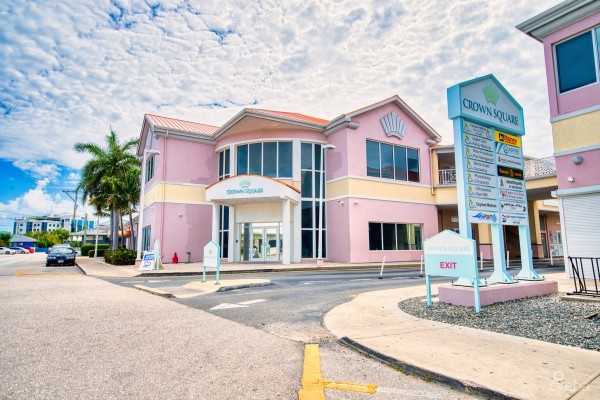 Crown Square | 16 Unit Commercial Investment Opportunity