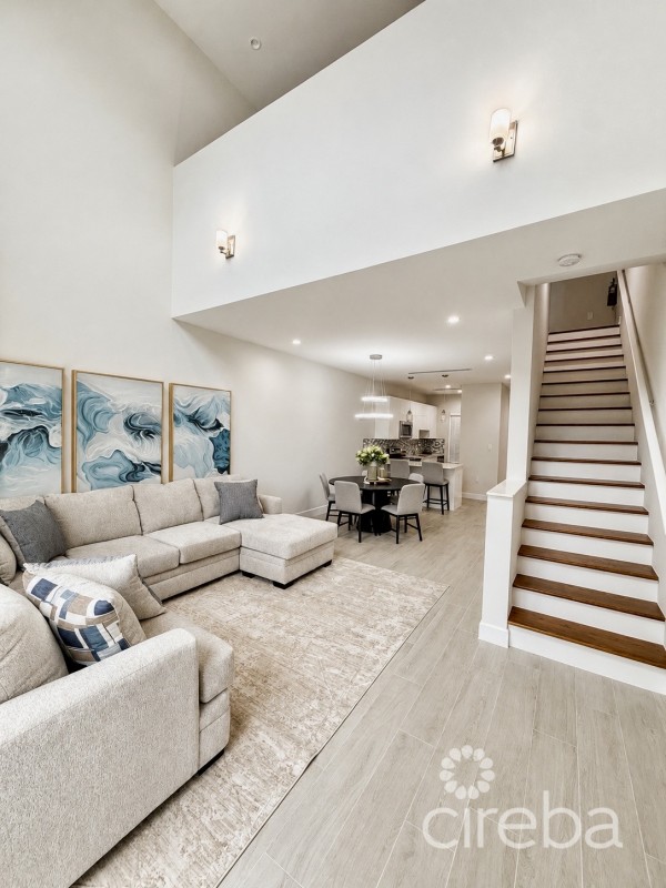 Spacious & Modern 3 Br Townhome - Excellent Location!