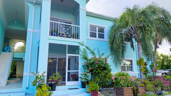 Rosedale Deluxe Two Bedroom Groundfloor Condo